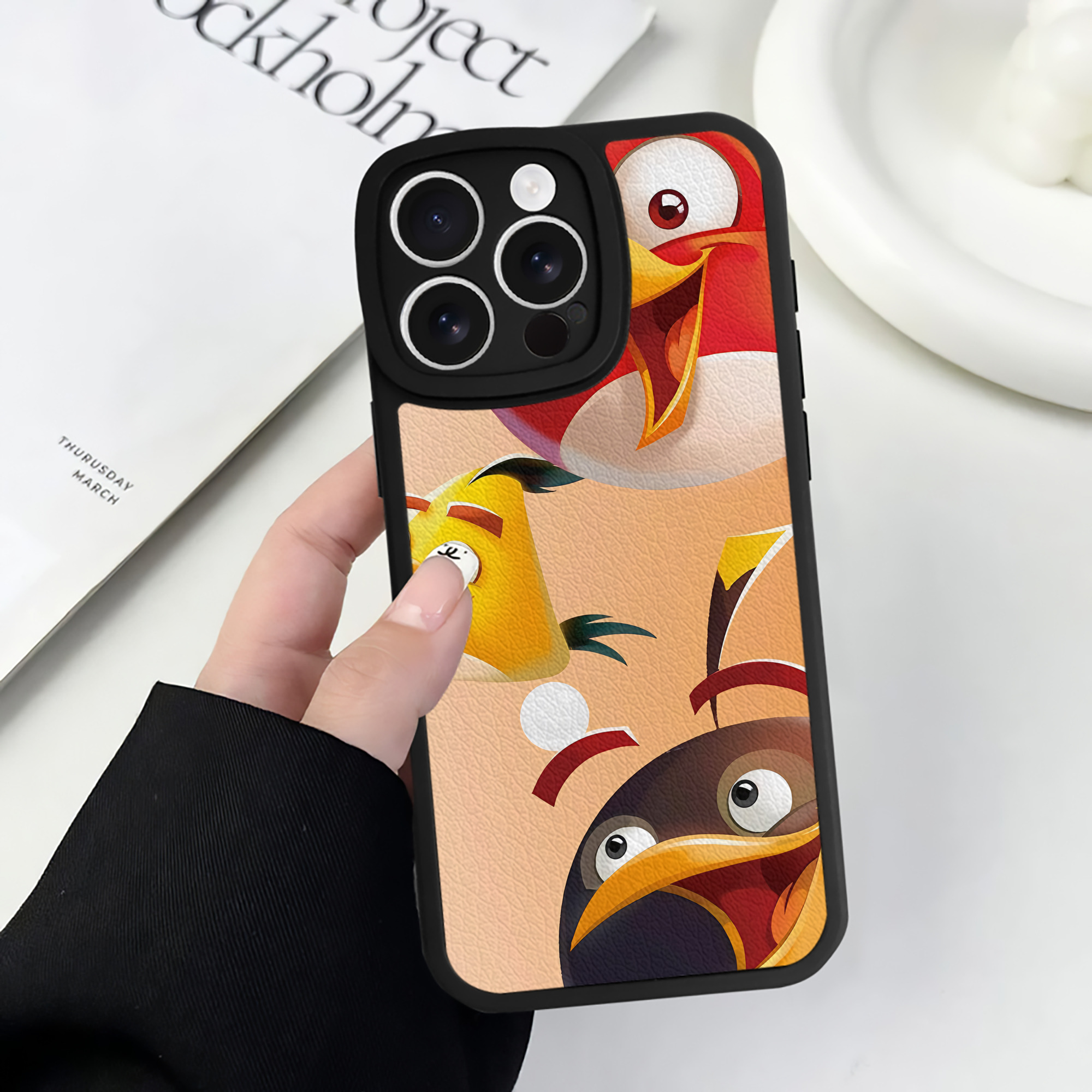 （画像用） Angry Birds アングリーバード 【iPhone 16シリーズ対応】シリコンスマホケース（レザー調） 材質：シリコン